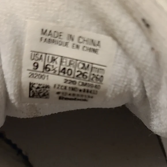 Reebok Classic White Sneakers - Picture 2 of 6